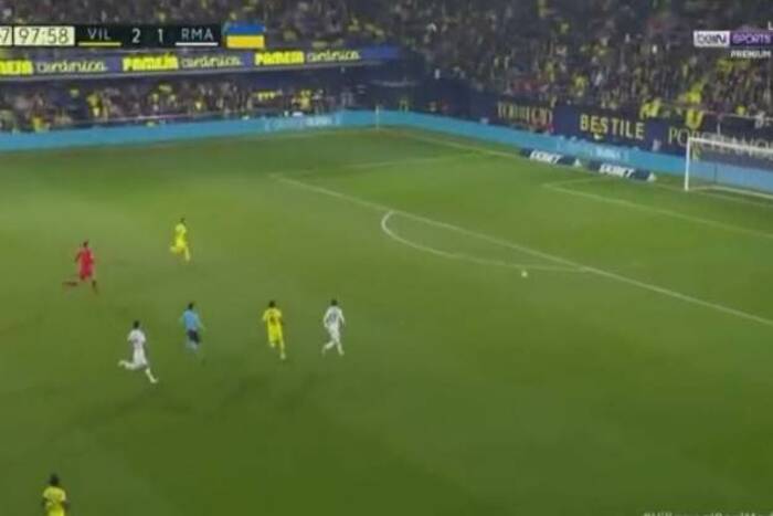 Kompromitacja piłkarza Villarrealu. Miał przed sobą pustą bramkę i nie trafił [WIDEO]