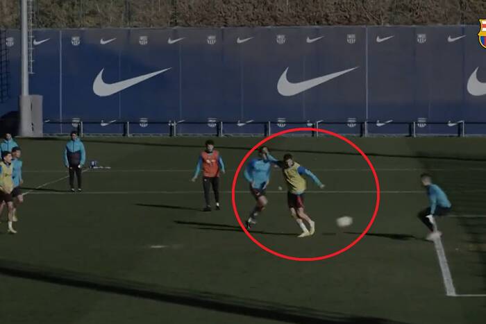 Lewandowski bawi się na treningu. Barcelona opublikowała jego "zuchwałe" trafienie [WIDEO]