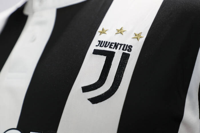 "Dalsze kary nieuniknione. Gorzej niż Calciopoli". Na odjęciu punktów się nie skończy. Juventus tonie?