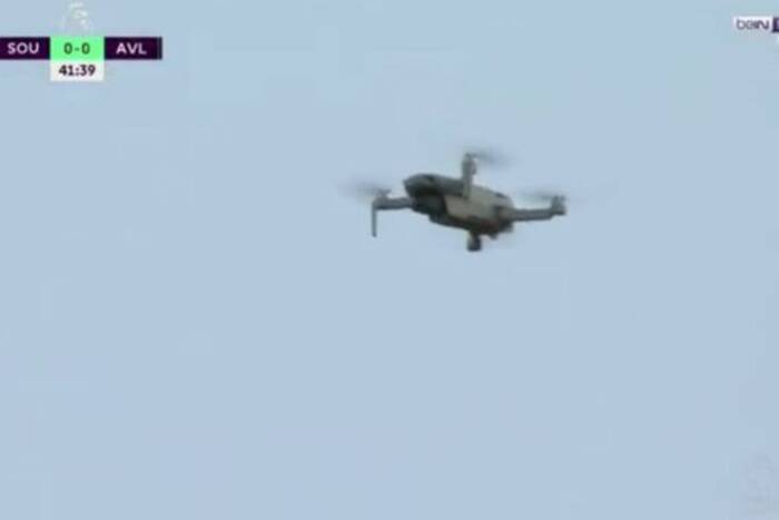 Mecz Premier League został przerwany. Wszystko przez latającego drona [WIDEO]