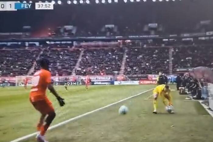Kuriozalne sceny w Eredivisie! Niesportowe zagranie bramkarza uratowało Feyenoord, rywal był wściekły [WIDEO]