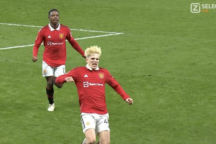 Manchester United rzutem na taśmę wygrał w Pucharze Anglii! 18-latek uszczęśliwił "Czerwone Diabły" [WIDEO]