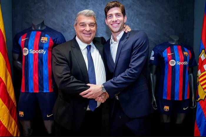 FC Barcelona dogadała się z doświadczonym piłkarzem. Nowa umowa oficjalnie potwierdzona