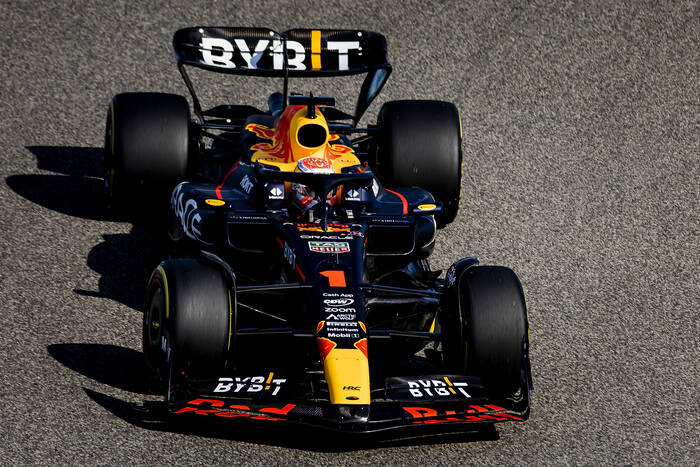 Max Verstappen nie dał szans rywalom w Grand Prix Bahrajnu. Sensacyjne podium Fernando Alonso