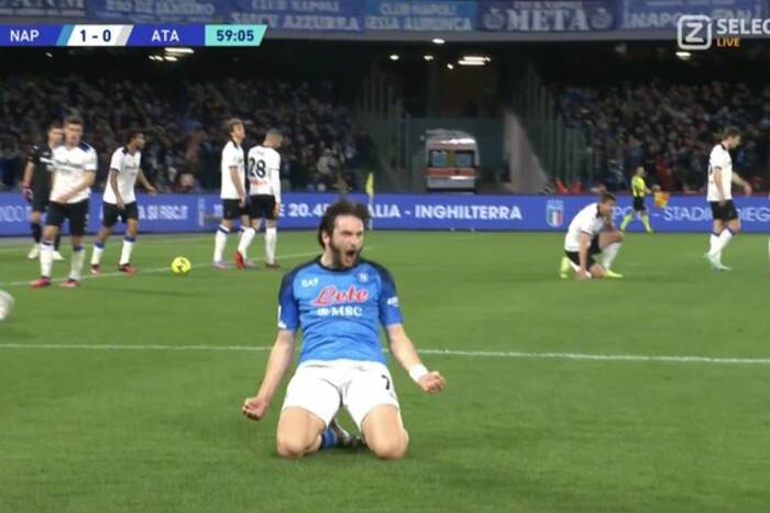 Magiczny gol Chwiczy Kwaracchelii! Lider Napoli zatańczył z rywalami, dzieło sztuki [WIDEO]