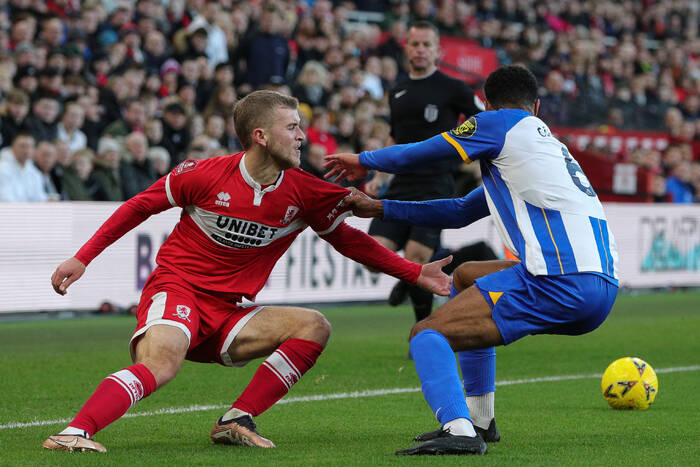 Obrońca Chelsea na celowniku Liverpoolu. "The Reds" chcą wzmocnić defensywę