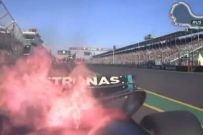 Bolid znanego kierowcy stanął w płomieniach. Już trzech zawodników wypadło z wyścigu F1!