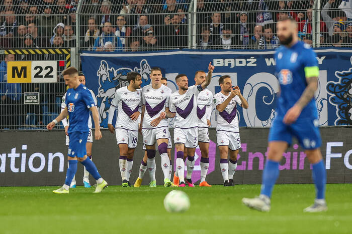"Przyjechali kozacy. Fiorentina bezlitosna i precyzyjna". Bolesne wnioski ekspertów po porażce Lecha Poznań