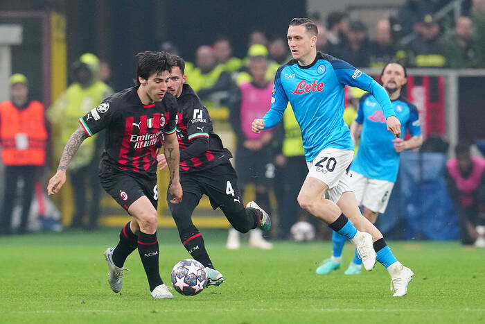 Składy na mecz Napoli - AC Milan. Piotr Zieliński i spółka powalczą o półfinał Ligi Mistrzów