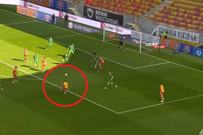 Bajeczny gol dla Jagiellonii! Warta poległa w Białymstoku [WIDEO]