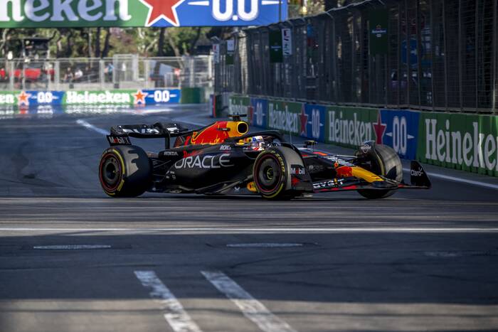 Spokojne zwycięstwo Sergio Pereza w Baku! Red Bull zdeklasował konkurencję [WIDEO]