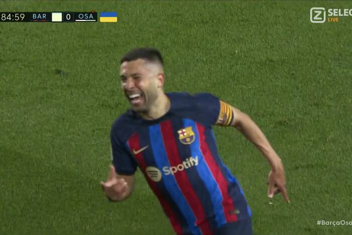 FC Barcelona wyszarpała kolejne skromne zwycięstwo! Lewandowski z kluczowym zagraniem przy golu [WIDEO]