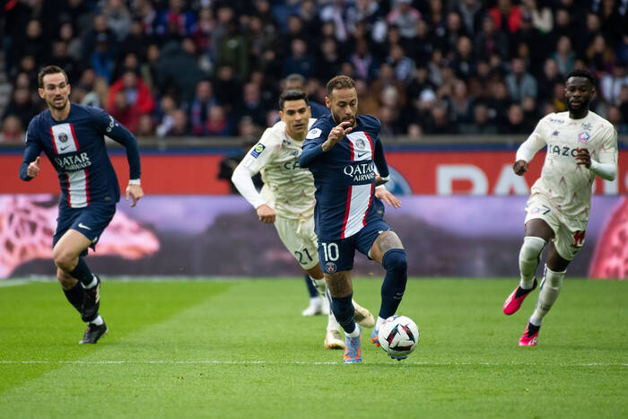 Możliwy sensacyjny transfer Neymara! PSG prowadzi negocjacje z angielskim klubem