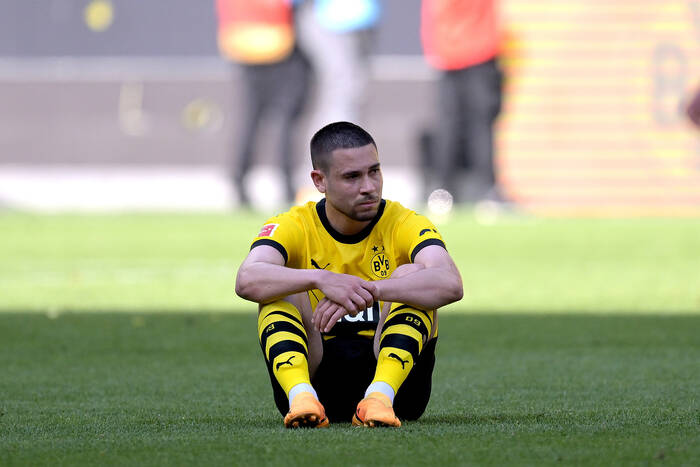 Borussia Dortmund straci kolejnego kluczowego piłkarza! Obrońca nie chce podpisać nowego kontraktu
