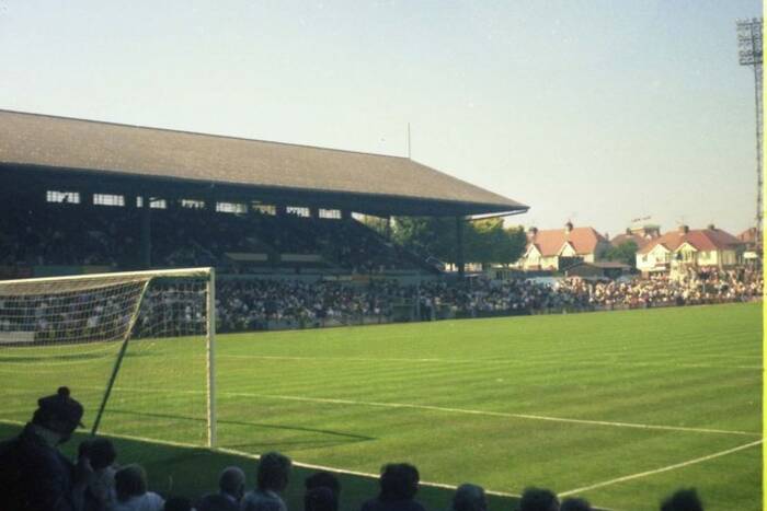 Lidl w miejscu... historycznego stadionu. To tutaj swoją karierę zaczynał legendarny piłkarz