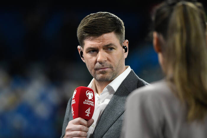 Steven Gerrard szykuje głośne transfery. Chce sprowadzić dawną gwiazdę Premier League