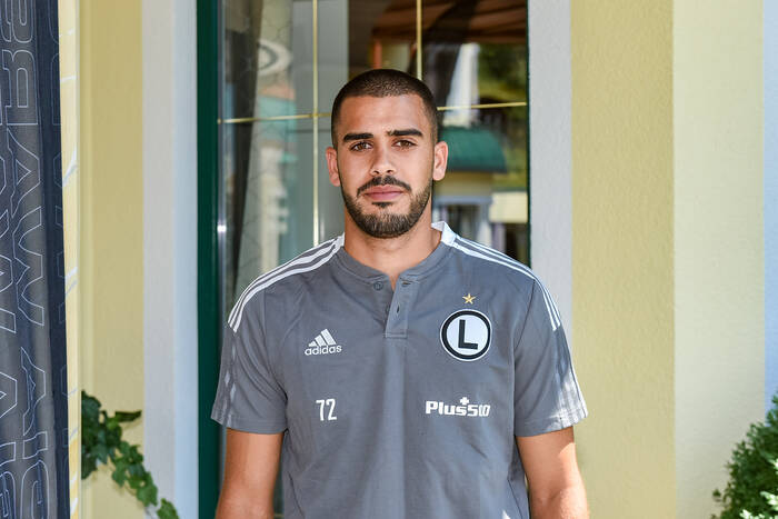 Media: Legia Warszawa zrezygnowała z pomocnika. Nie przekonał do siebie Kosty Runjaica