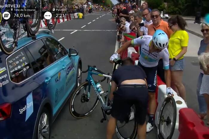 Kibice zastawili pułapki na kolarzy podczas Tour de France. "Kretyni, co wy robicie?!" [WIDEO]