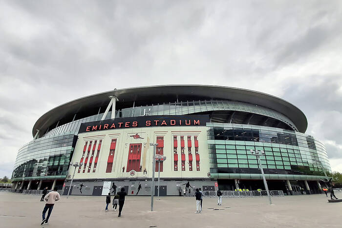 Odsłonięto pomnik legendy Arsenalu. Francuz uhonorowany przed Emirates Stadium [ZDJĘCIE]