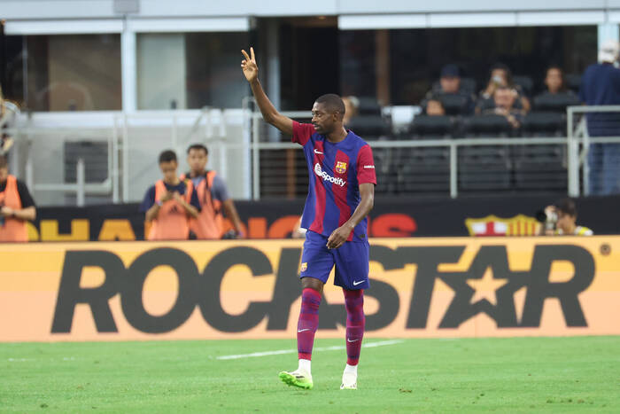 Xavi chciał przekonać Dembele do zostania w Barcelonie. Ujawniono przebieg rozmowy. "Jest bardzo rozczarowany"