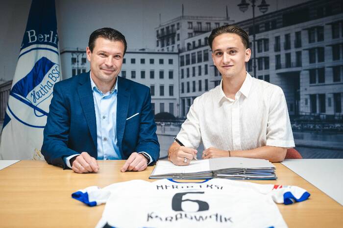 Michał Karbownik podpisał kontrakt z nowym klubem! "Decyzja o tym transferze była dla mnie łatwa" Michał Karbownik podpisał kontrakt z nowym klubem! "Decyzja o tym transferze była dla mnie łatwa"