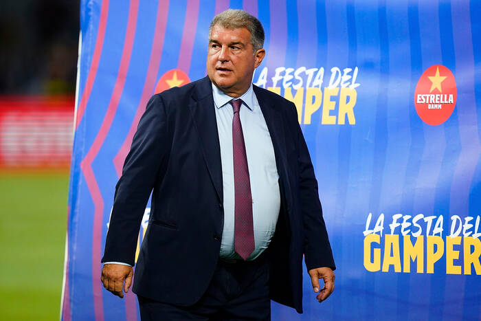 FC Barcelona szykuje jeszcze jeden zimowy transfer. Laporta nie pozostawił wątpliwości. "Jest taki pomysł"