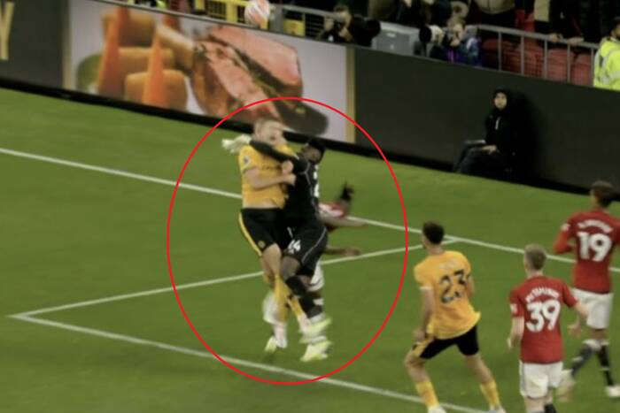 Sędziowski skandal w meczu Manchesteru United. Wolverhampton przeproszone za błąd arbitra [WIDEO]