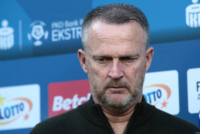 "To jego najgorszy moment w Lechu". Co dalej z Johnem van den Bromem? Miewał już podobne wpadki