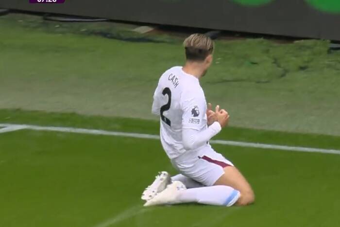 Dublet Matty'ego Casha w Premier League! Reprezentant Polski szaleje w jubileuszu [WIDEO]
