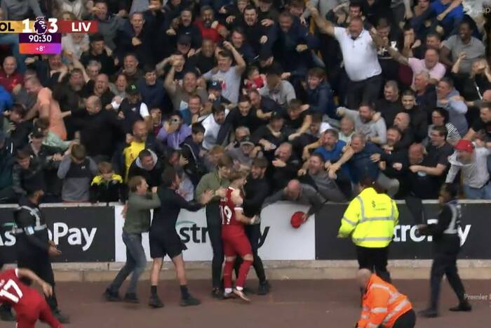 Liverpool wyrwał zwycięstwo na trudnym terenie! Hat-trick asyst Salaha i szaleństwo kibiców [WIDEO]