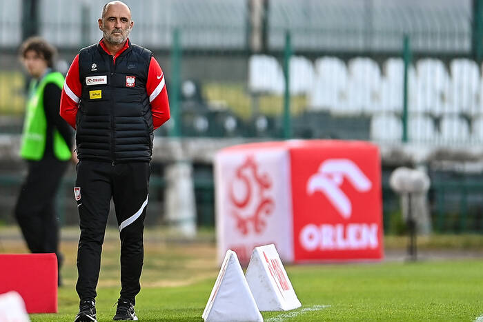 Tak Probierz potraktował reprezentanta Polski. "Nie ma opcji. Idziesz, bo to Twój obowiązek" Tak Probierz potraktował reprezentanta Polski. "Nie ma opcji. Idziesz, bo to Twój obowiązek"