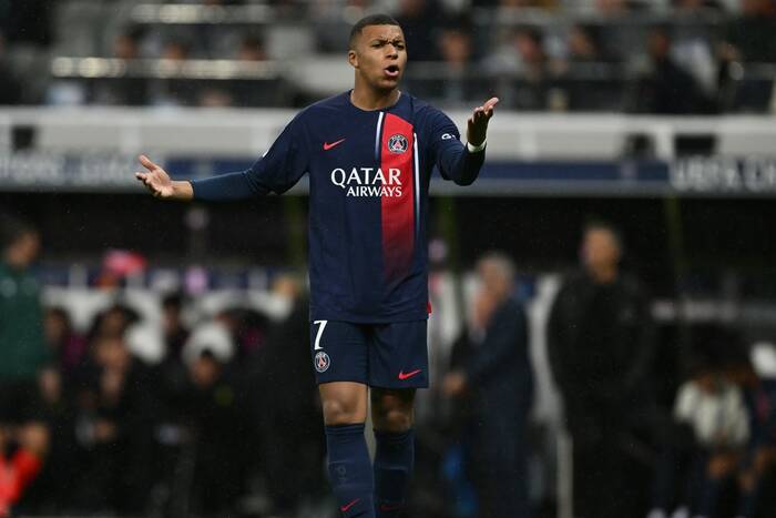 "Zgnilizna, zbieranina piłkarzy". Dziennikarz przejechał się po Paris Saint-Germain "Zgnilizna, zbieranina piłkarzy". Dziennikarz przejechał się po Paris Saint-Germain