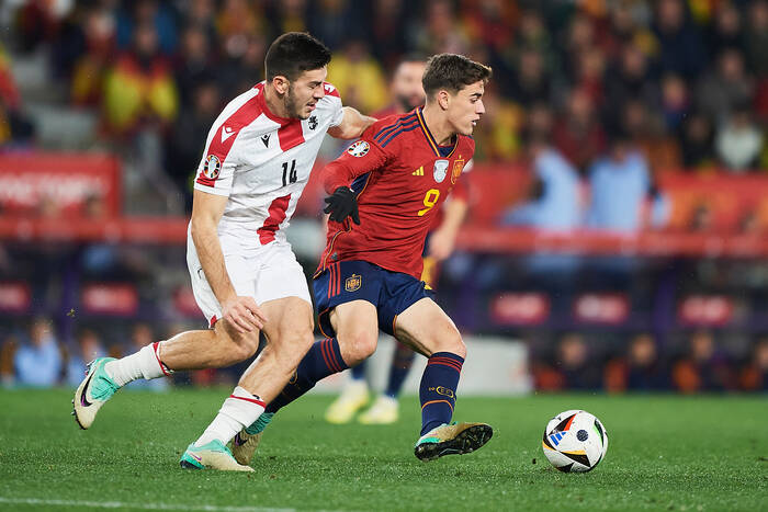 Dlatego Gavi zagrał z Gruzją. Kataloński dziennik broni selekcjonera reprezentacji Hiszpanii