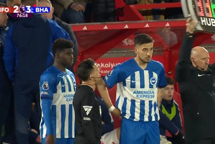 Jakub Moder znów zagrał w Premier League. Szalony mecz Brighton, pięć goli i czerwona kartka [WIDEO]