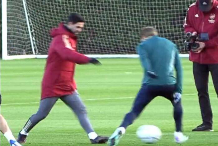 Mikel Arteta zabawił się z kapitanem Arsenalu. Popisowe zagranie szkoleniowca [WIDEO]
