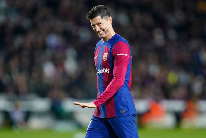 "Nie do poznania". Media nie wierzą, co dzieje się z Robertem Lewandowskim