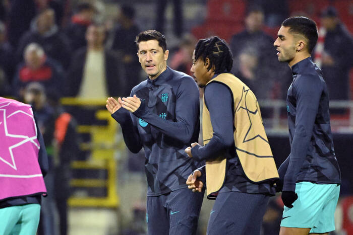 Składy na mecz Valencia - FC Barcelona. Lewandowski i spółka chcą wyjść z kryzysu