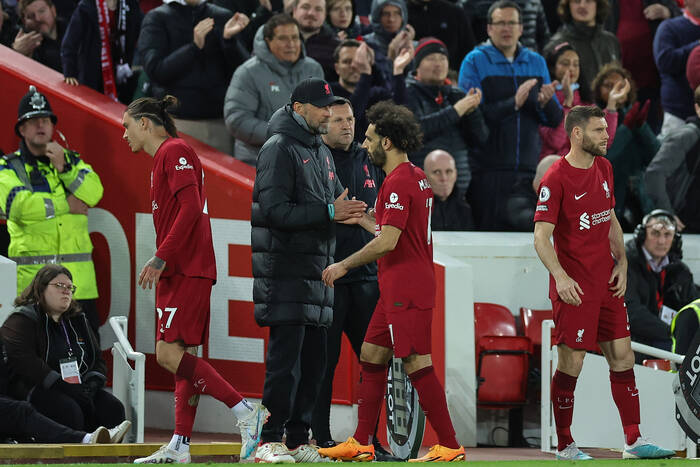 "Nadchodzą decydujące miesiące". Co z przyszłością gwiazdy Liverpoolu? Ceniony dziennikarz o planie "The Reds"