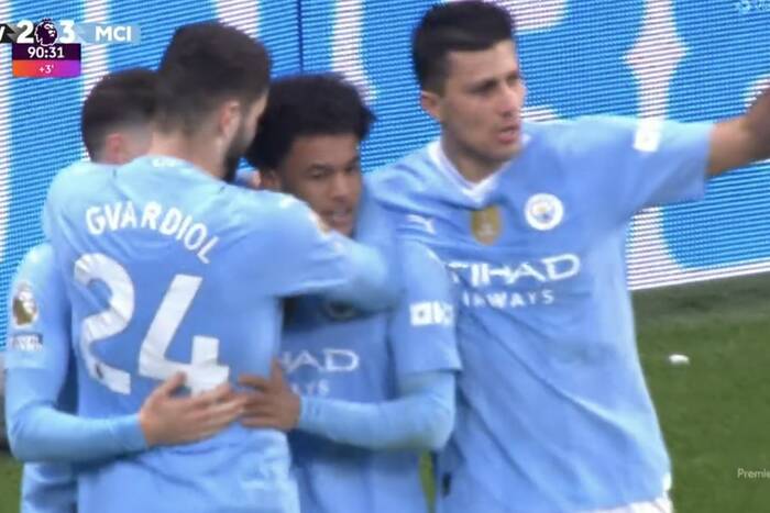 Pięć goli i wielki zwrot akcji w hicie Premier League! Piękne bramki dały wygraną Manchesterowi City [WIDEO]