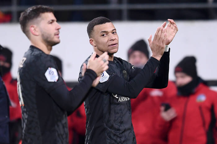 "Czas nie działa na korzyść PSG". Pesymizm w Paryżu ws. przyszłości Kyliana Mbappe