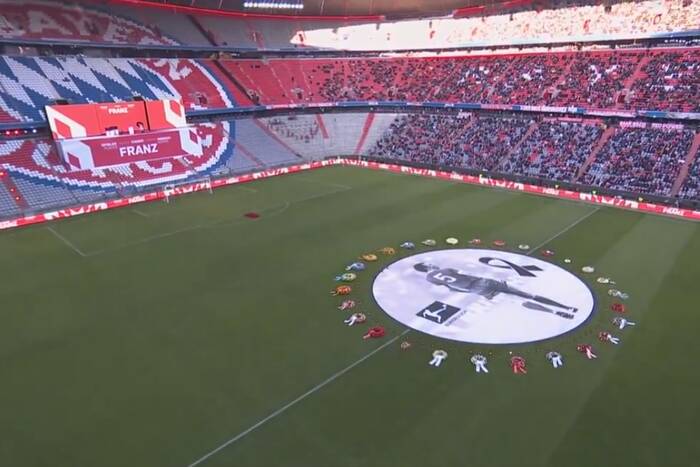Poruszająca uroczystość na stadionie Bayernu. Wielkie osobistości przyjechały pożegnać Beckenbauera [WIDEO]