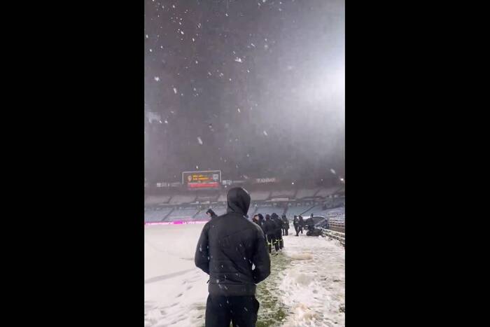 Zima zaskoczyła Hiszpanów. Mecz ligowy przełożony z powodu śnieżycy [WIDEO]