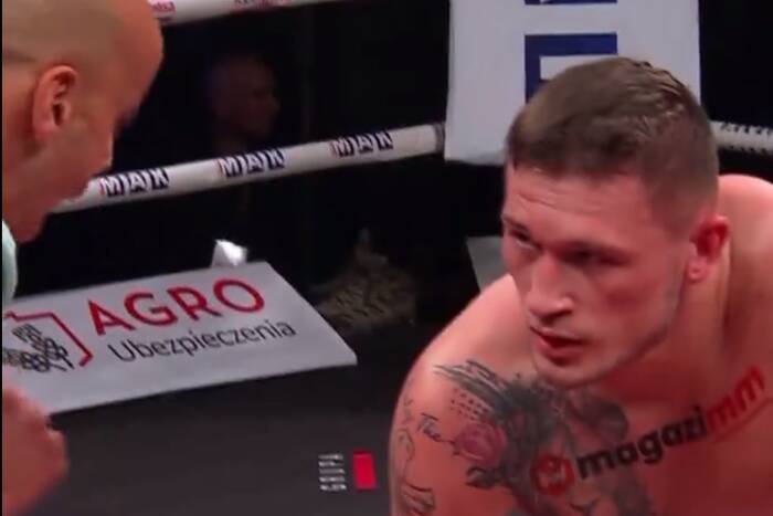 Kuriozalny koniec walki o pas, cyrk w ringu. "Trener mówił: "czekaj", no to czekałem" [WIDEO]
