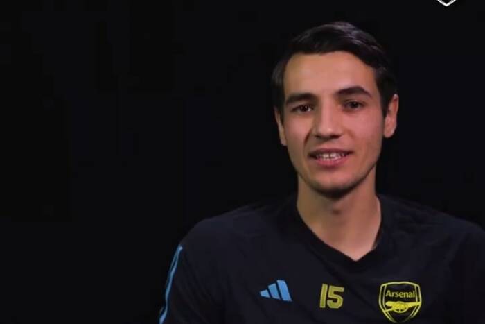 Jakub Kiwior wcielił się w rolę… nauczyciela. Polak wystąpił w specjalnym nagraniu Arsenalu [WIDEO]