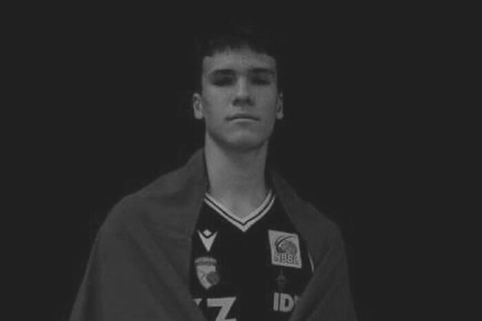 17-letni koszykarz zamordowany na niemieckich ulicach. Ukrainiec ofiarą nożowników 17-letni koszykarz zamordowany na niemieckich ulicach. Ukrainiec ofiarą nożowników