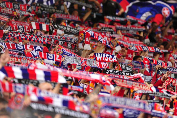 Media: Wielka okazja Wisły Kraków, były gracz Olympique Marsylia o krok od klubu. Zaskakująca pensja piłkarza
