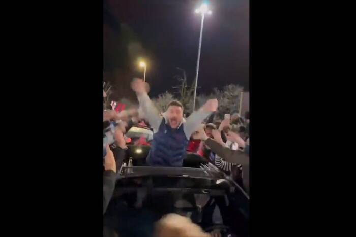 Szalone sceny we Włoszech. Kibice zatrzymali auto piłkarza, nagranie stało się hitem internetu [WIDEO]