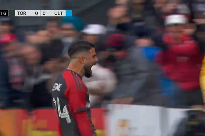 Spektakularny gol Lorenzo Insigne. Włoch zdjął pajęczynę, nie dało się lepiej uderzyć [WIDEO]