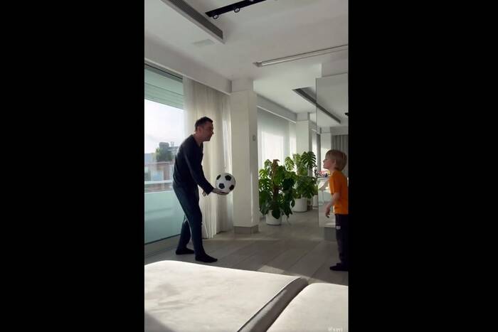 Xavi pokazał, jak trenuje swojego syna. Kibice żartują, że już jest lepszy od Cristiano Ronaldo [WIDEO]