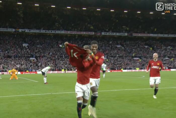 Old Trafford odleciało w kosmos! Manchester United wyrzucił Liverpool po istnym horrorze! [WIDEO]